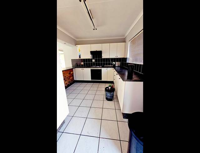3 BEDROOM PROPERTY TO RENT IN BEYERS PARK